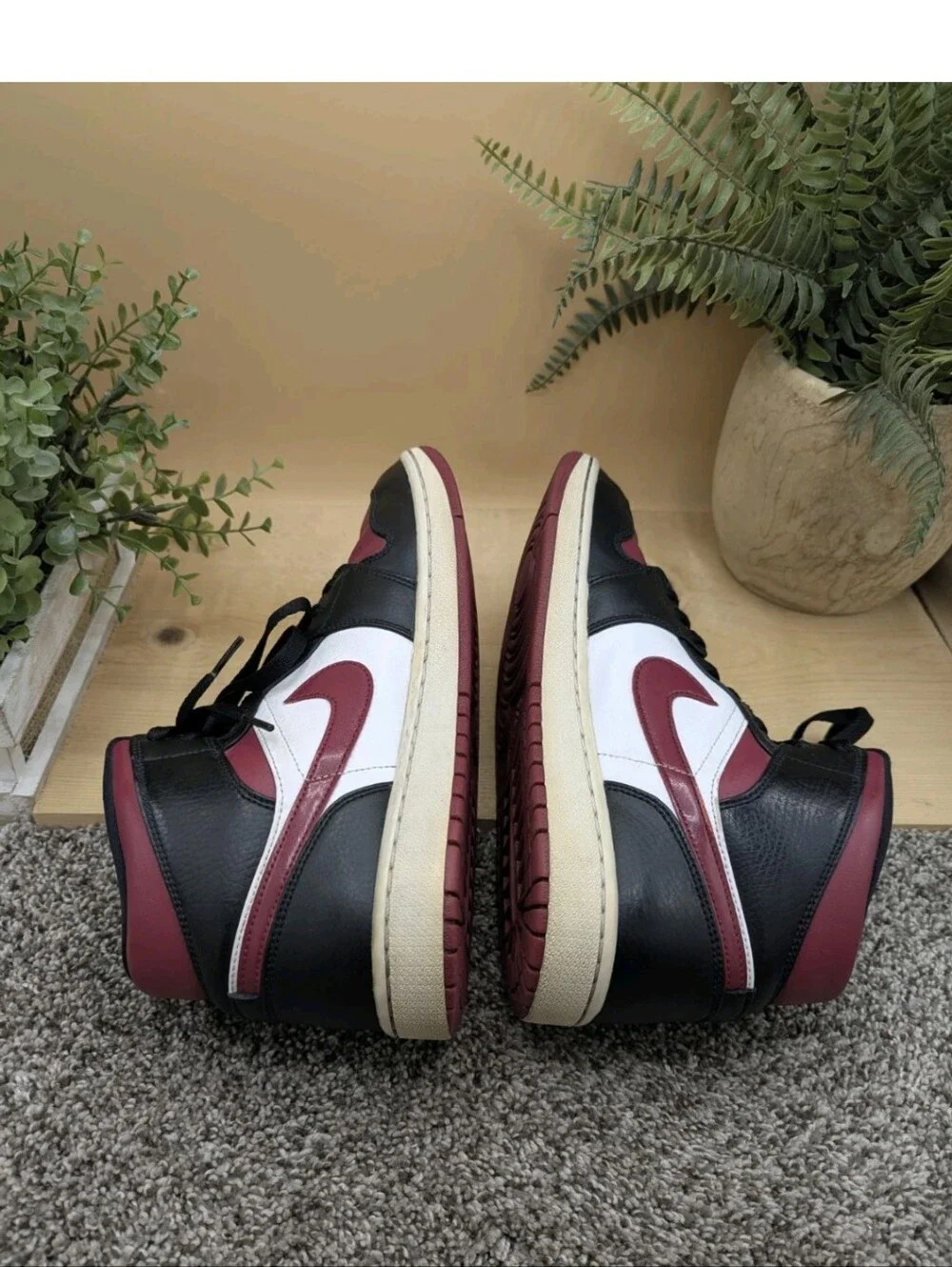 Jordan 1 SE Mid Bred Toe Leather Mens Size 10.5 Basketball Shoes OG BOX